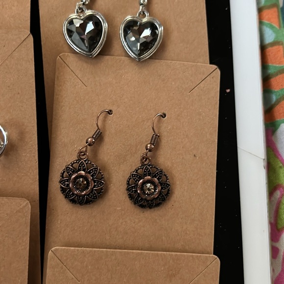 Earring bundle - Picture 5 of 11